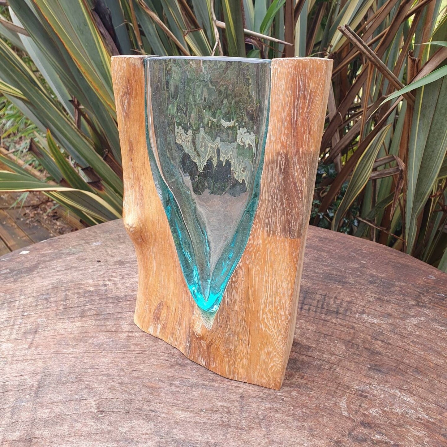 Wedge vase